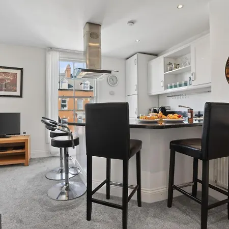 2 Bed In Oc-w026 * Whitby