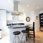 2 Bed In Oc-w026 Apartment Whitby