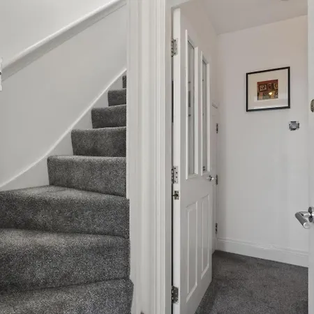 2 Bed In Oc-w026 * Whitby