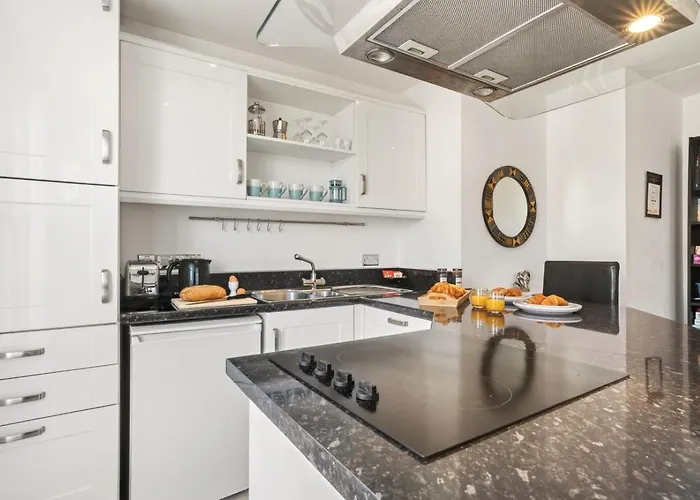 2 Bed In Oc-w026 דירה