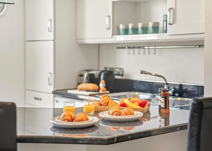 2 Bed In Oc-w026 דירה