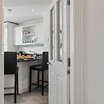2 Bed In Oc-w026 * Whitby