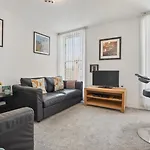 2 Bed In Oc-w026 Appartement