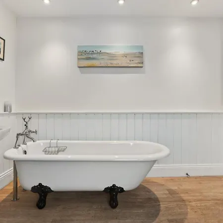 2 Bed In Oc-w026 דירה *